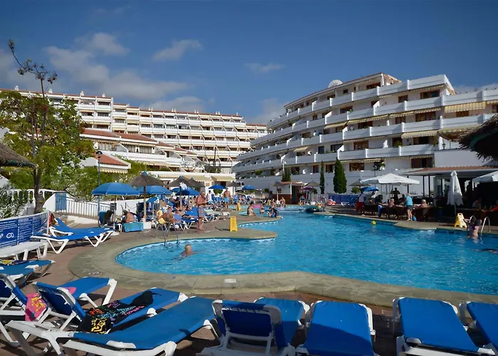 Garden 14 - One Bed On Ground Floor Apartment *