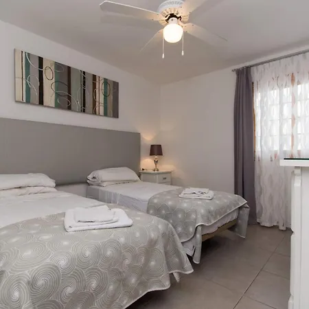 Garden 14 - One Bed On Ground Floor 公寓 *