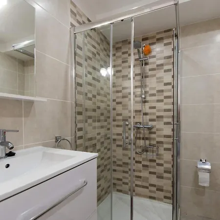 公寓 Garden 14 - One Bed On Ground Floor *