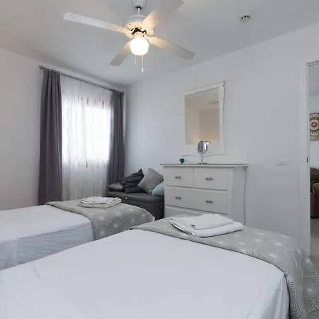 Garden 14 - One Bed On Ground Floor 阿德耶